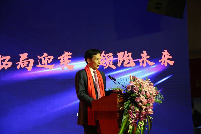 胡智彪：智造色彩美丽的光学天下