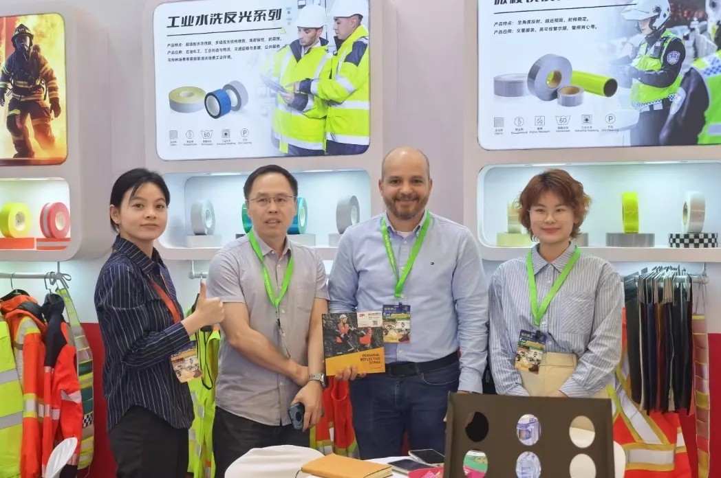 pg赏金女王(官方版)光学上海劳保展6